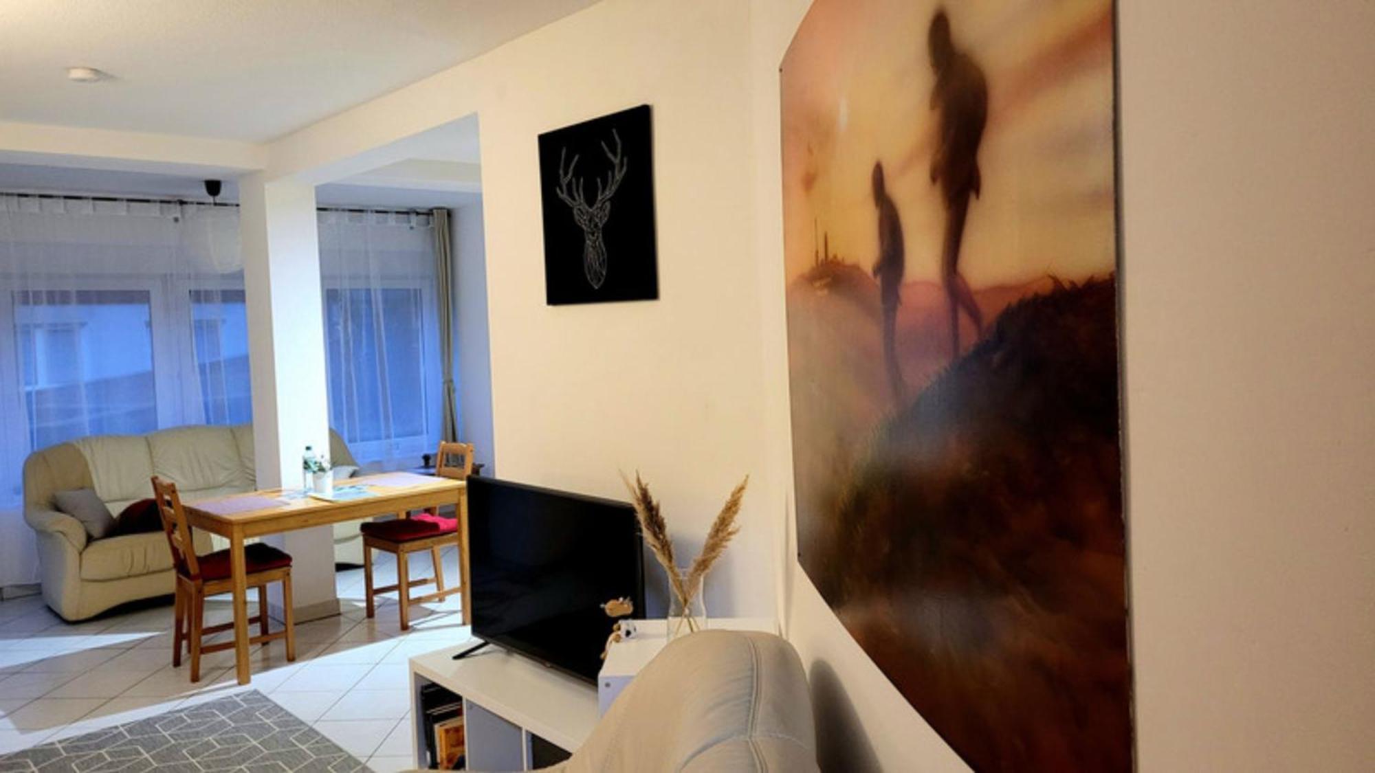 Wohlfuehl-Ferienwohnung Mit Tiefgarage Im Gruenen 오버호프 외부 사진