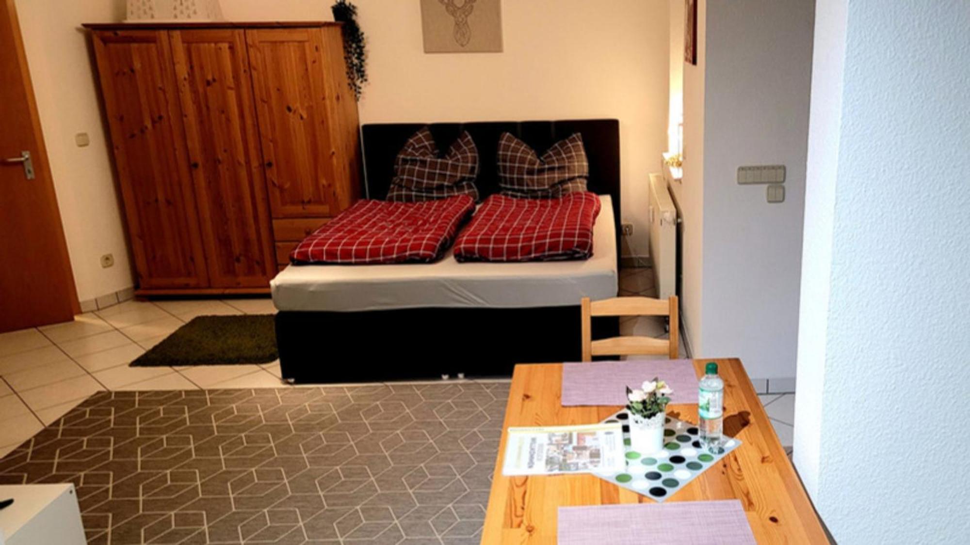 Wohlfuehl-Ferienwohnung Mit Tiefgarage Im Gruenen 오버호프 외부 사진
